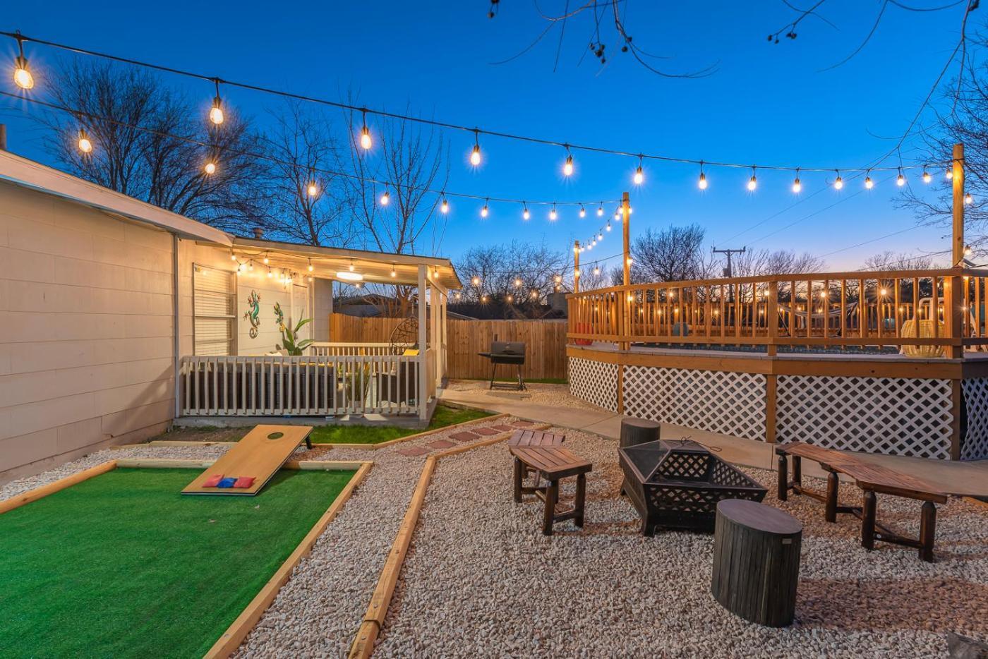 Game Room, Pool & Fire Pit At The Medical Center San Antonio Luaran gambar