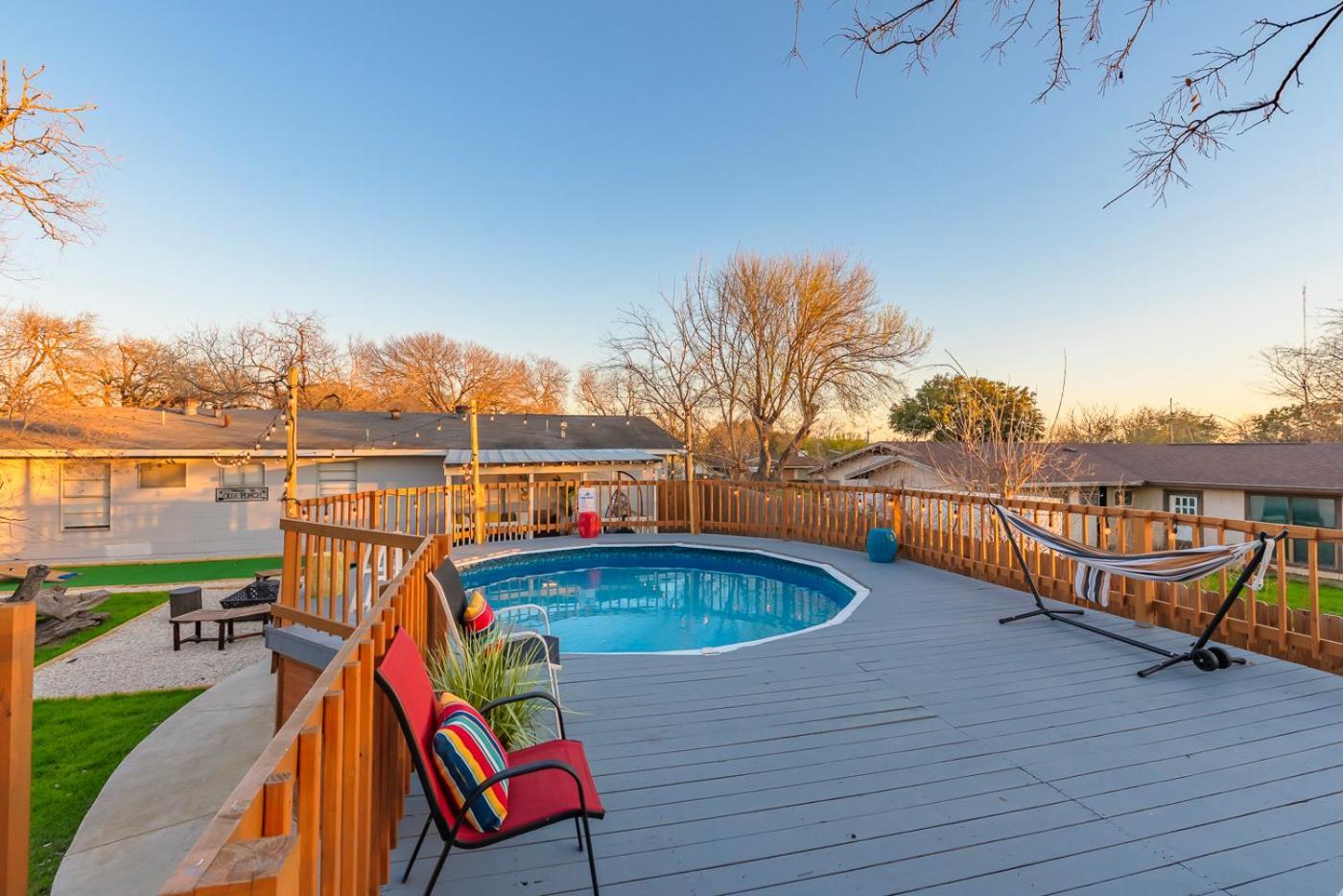 Game Room, Pool & Fire Pit At The Medical Center San Antonio Luaran gambar