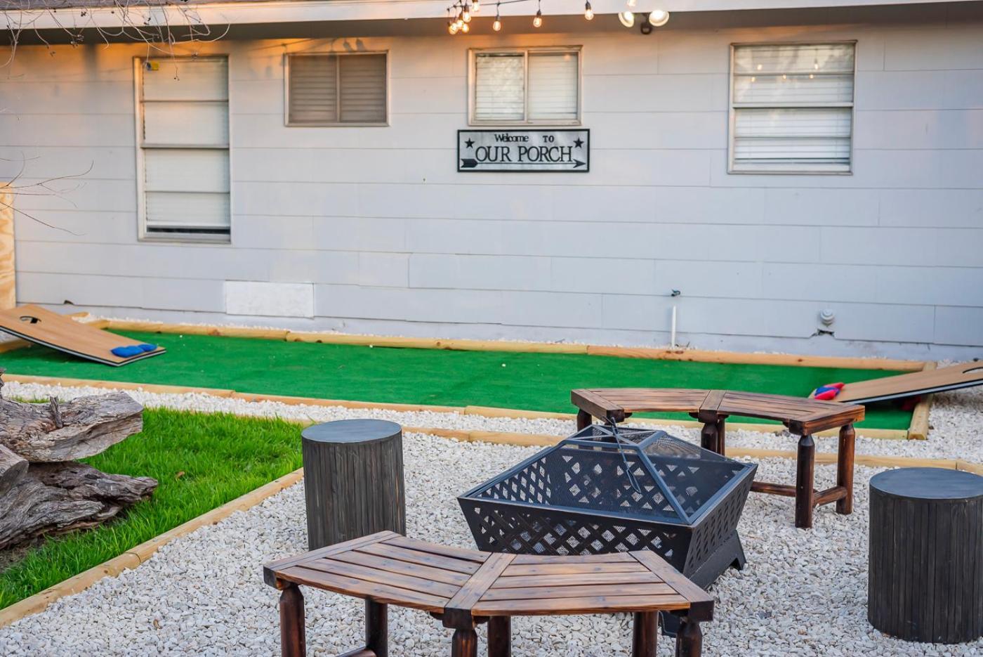 Game Room, Pool & Fire Pit At The Medical Center San Antonio Luaran gambar