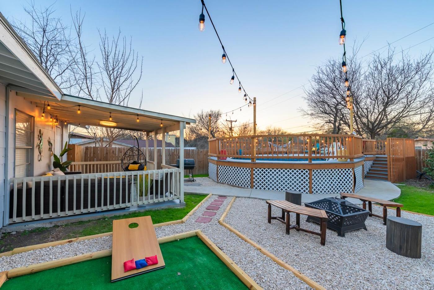 Game Room, Pool & Fire Pit At The Medical Center San Antonio Luaran gambar