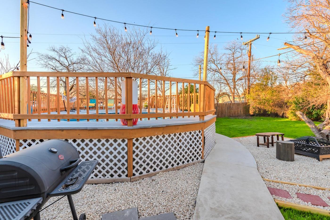 Game Room, Pool & Fire Pit At The Medical Center San Antonio Luaran gambar