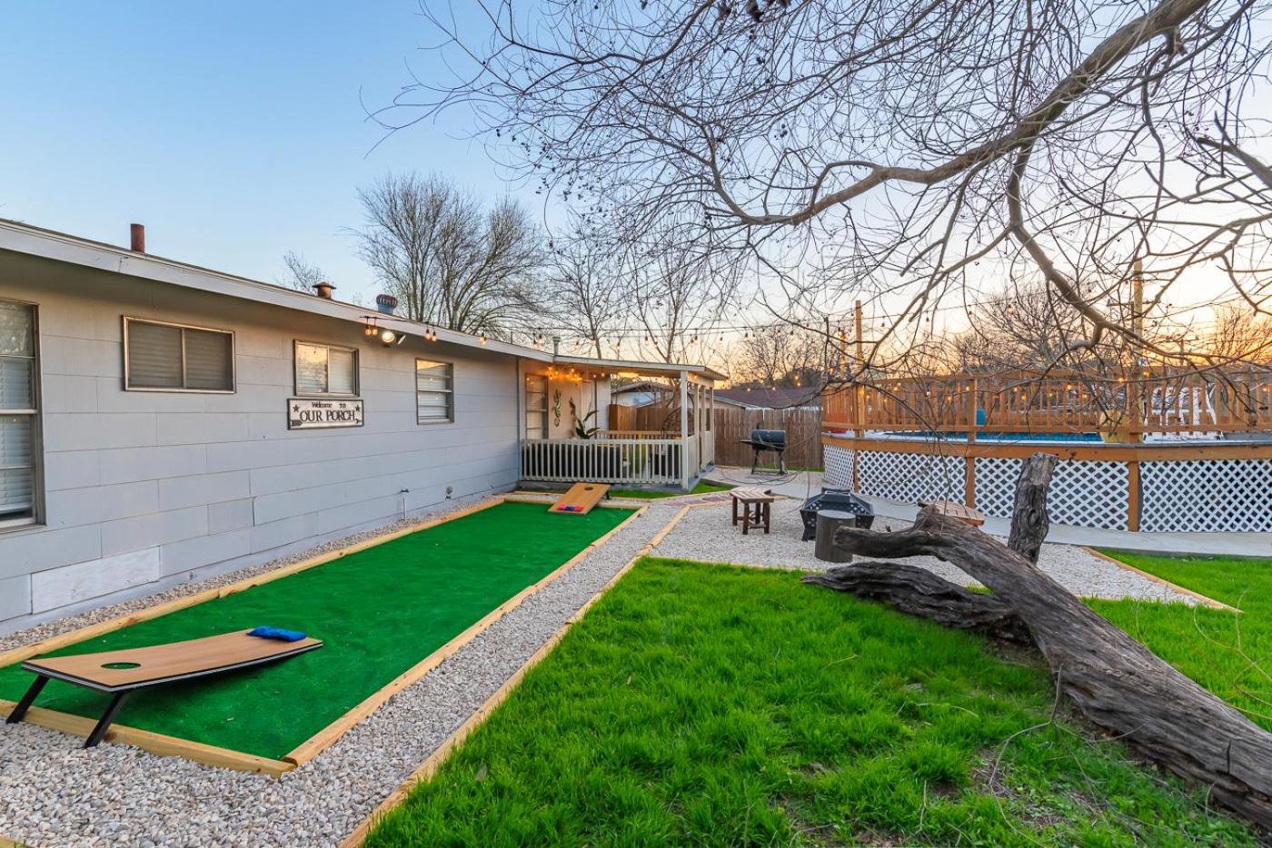 Game Room, Pool & Fire Pit At The Medical Center San Antonio Luaran gambar
